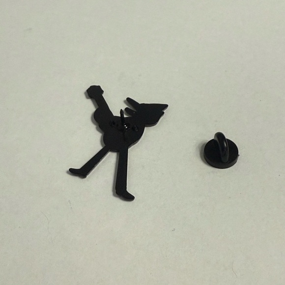 Women’s Jewelry Regular Show Mordecai  Playing Guitar Blue and Black Enamel Pin - Picture 3 of 3